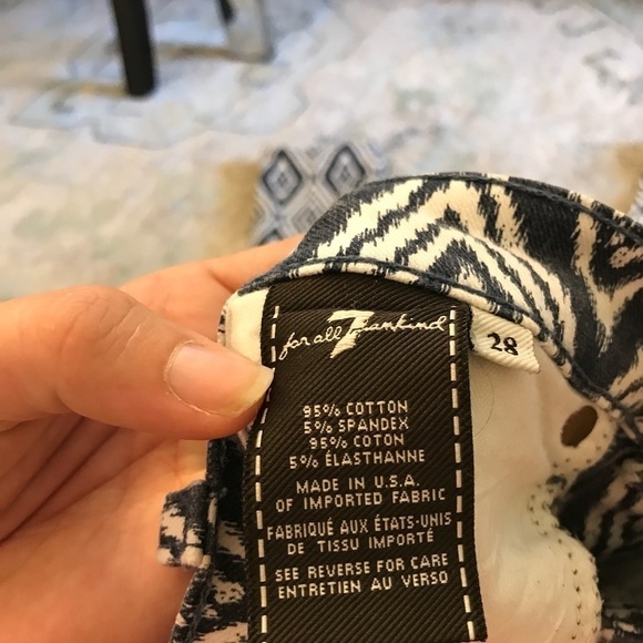 7 For All Mankind Crop Skinny Diamond Print Jeans - Picture 8 of 9